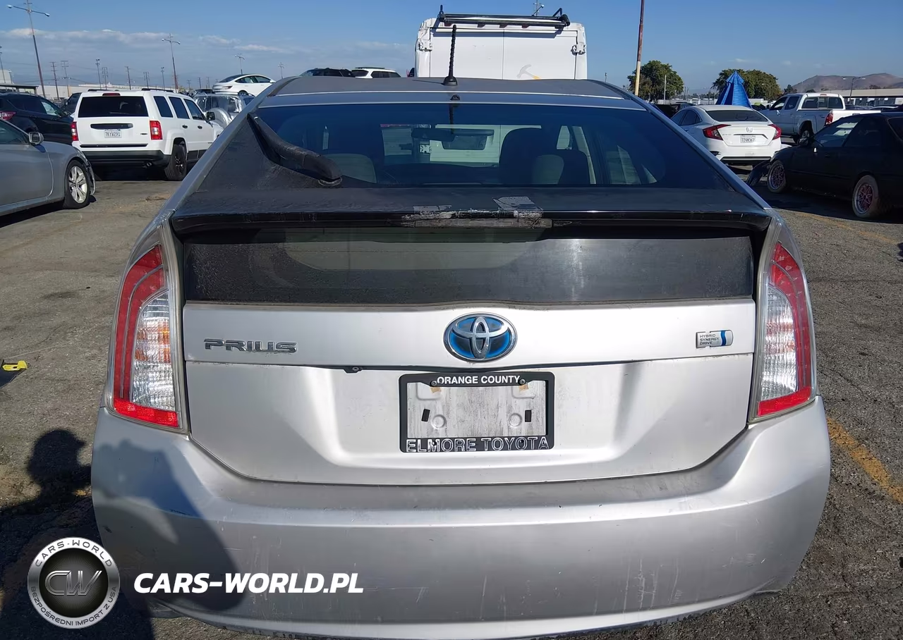 2015 Toyota Prius Two VIN:JTDKN3DU5F0396881 - 16