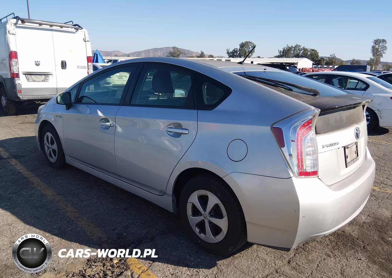 2015 Toyota Prius Two VIN:JTDKN3DU5F0396881 - 3