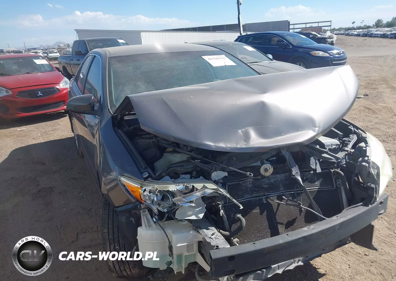 2013 Toyota Camry Hybrid Le – zdjęcie 1 z 16