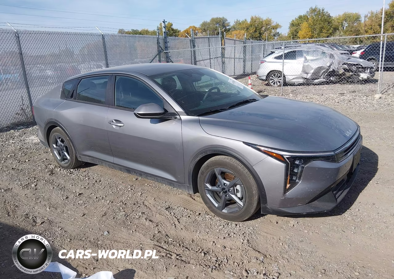2026 Kia K4 Lxs – zdjęcie 1 z 16