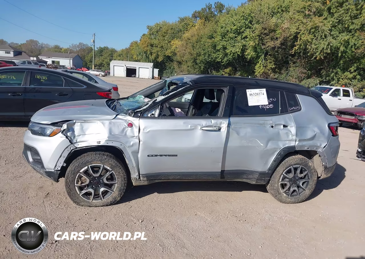 2025 Jeep Compass Trailhawk 4X4 VIN:3C4NJDDN0ST621714 - 14