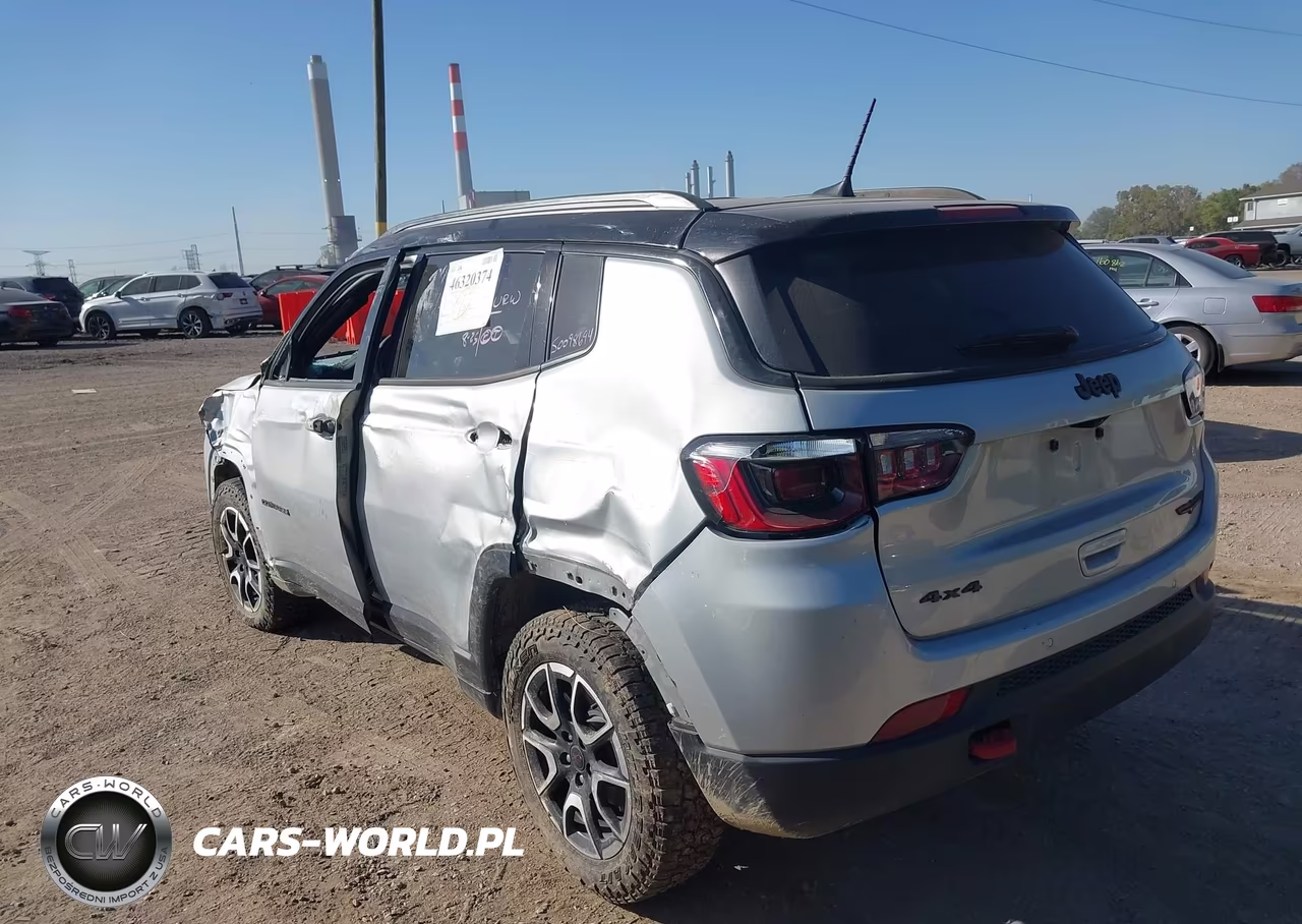 2025 Jeep Compass Trailhawk 4X4 VIN:3C4NJDDN0ST621714 - 3