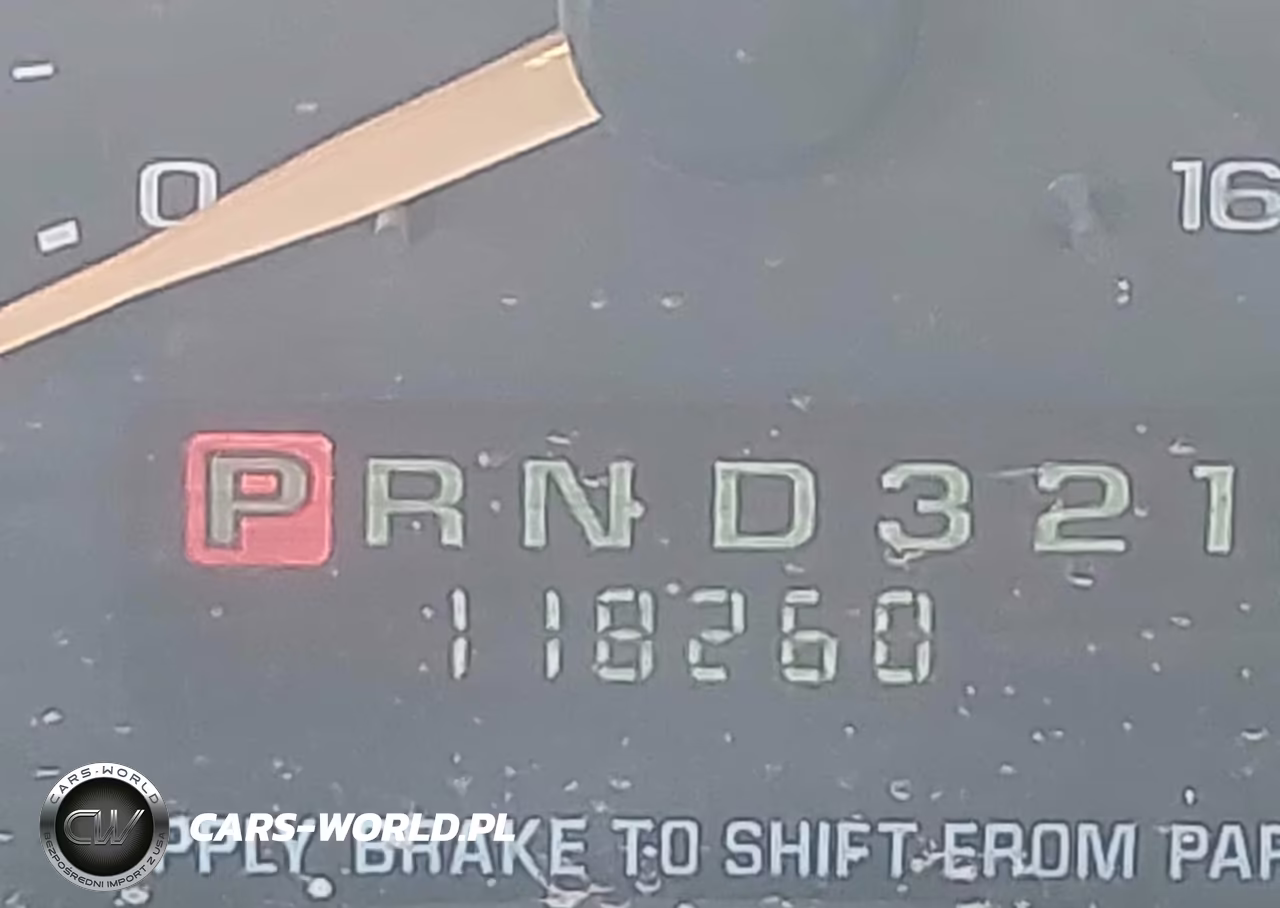 2001 Chevrolet Express G3500 VIN:1GAHG39R811223263 - 15