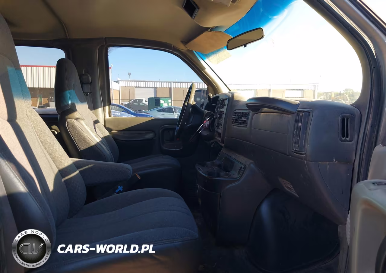 2001 Chevrolet Express G3500 VIN:1GAHG39R811223263 - 5
