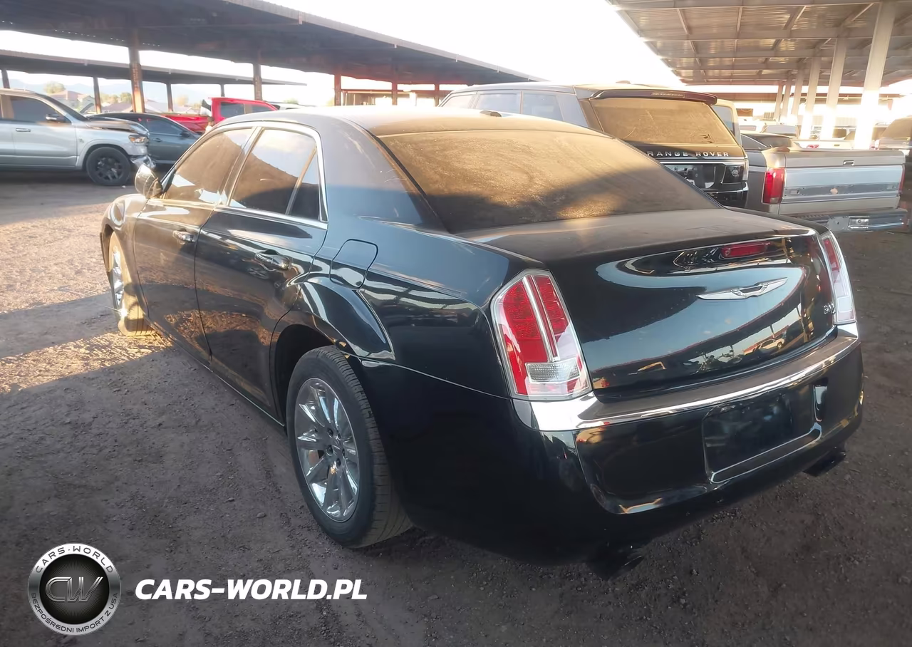 2013 Chrysler 300C VIN:2C3CCAET9DH523682 - 3