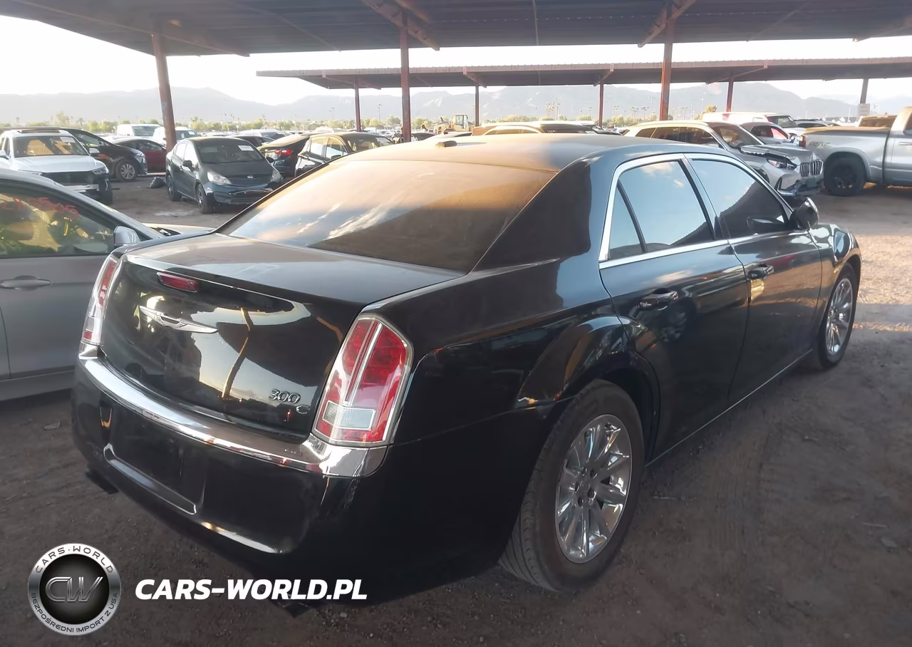 2013 Chrysler 300C VIN:2C3CCAET9DH523682 - 4