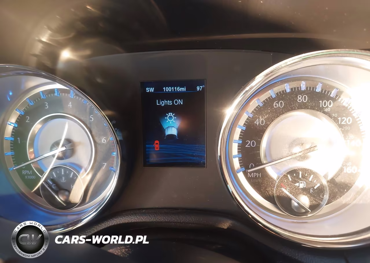 2013 Chrysler 300C VIN:2C3CCAET9DH523682 - 7