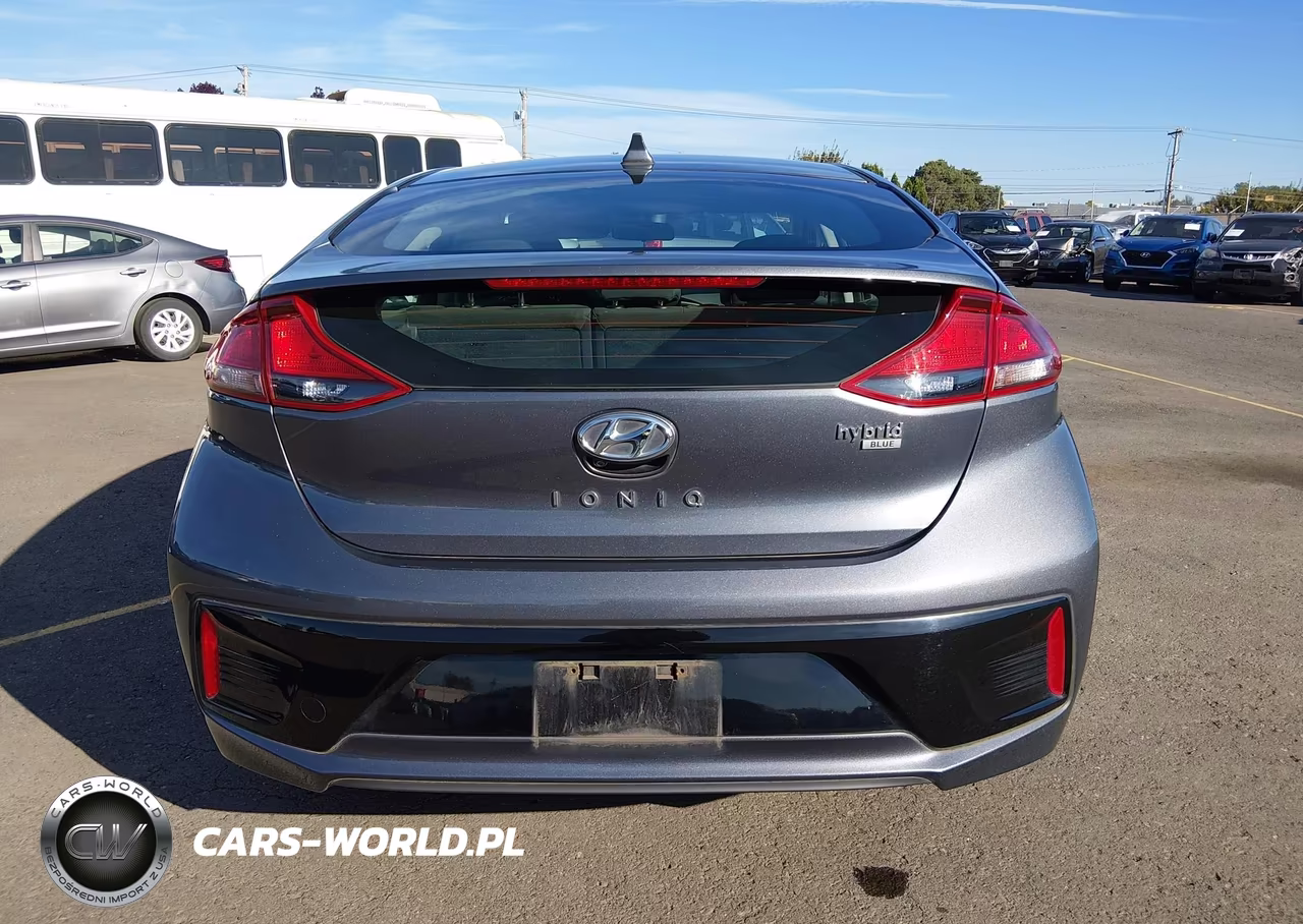 2018 Hyundai Ioniq Hybrid Blue VIN:KMHC65LC2JU100623 - 17