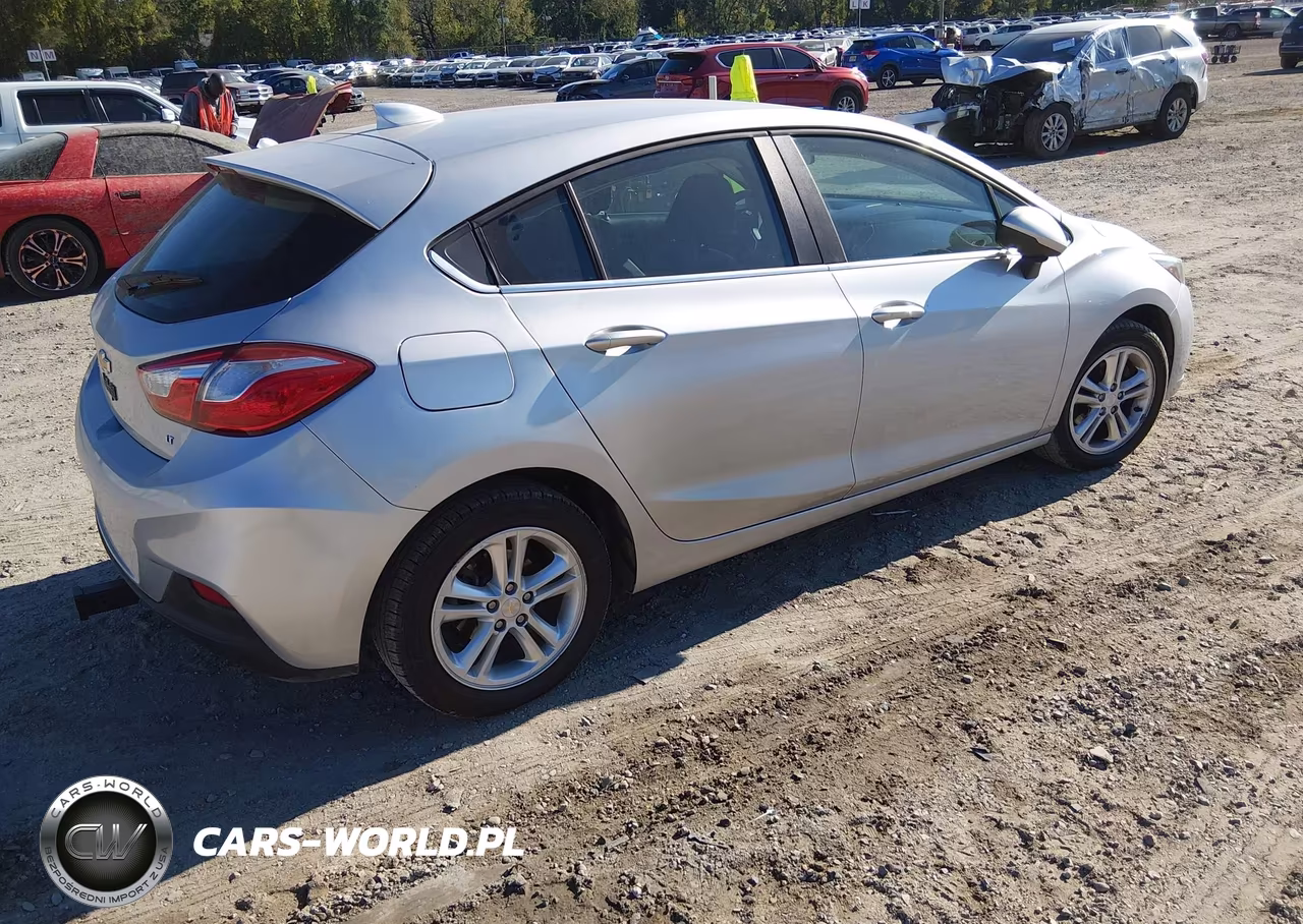 2018 Chevrolet Cruze Lt Auto VIN:3G1BE6SM3JS655169 - 4