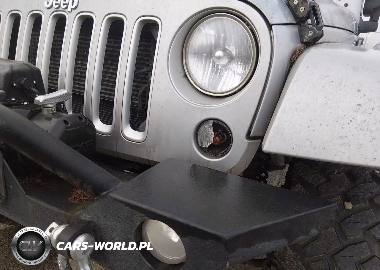 2016 Jeep Wrangler Unlimited Sahara VIN:1C4BJWEG6GL152467 - 6