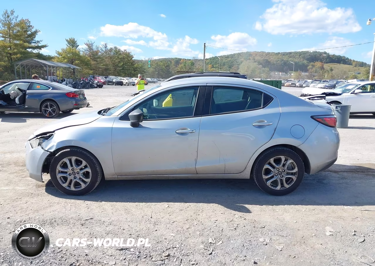 2017 Toyota Yaris Ia VIN:3MYDLBYV5HY188179 - 14