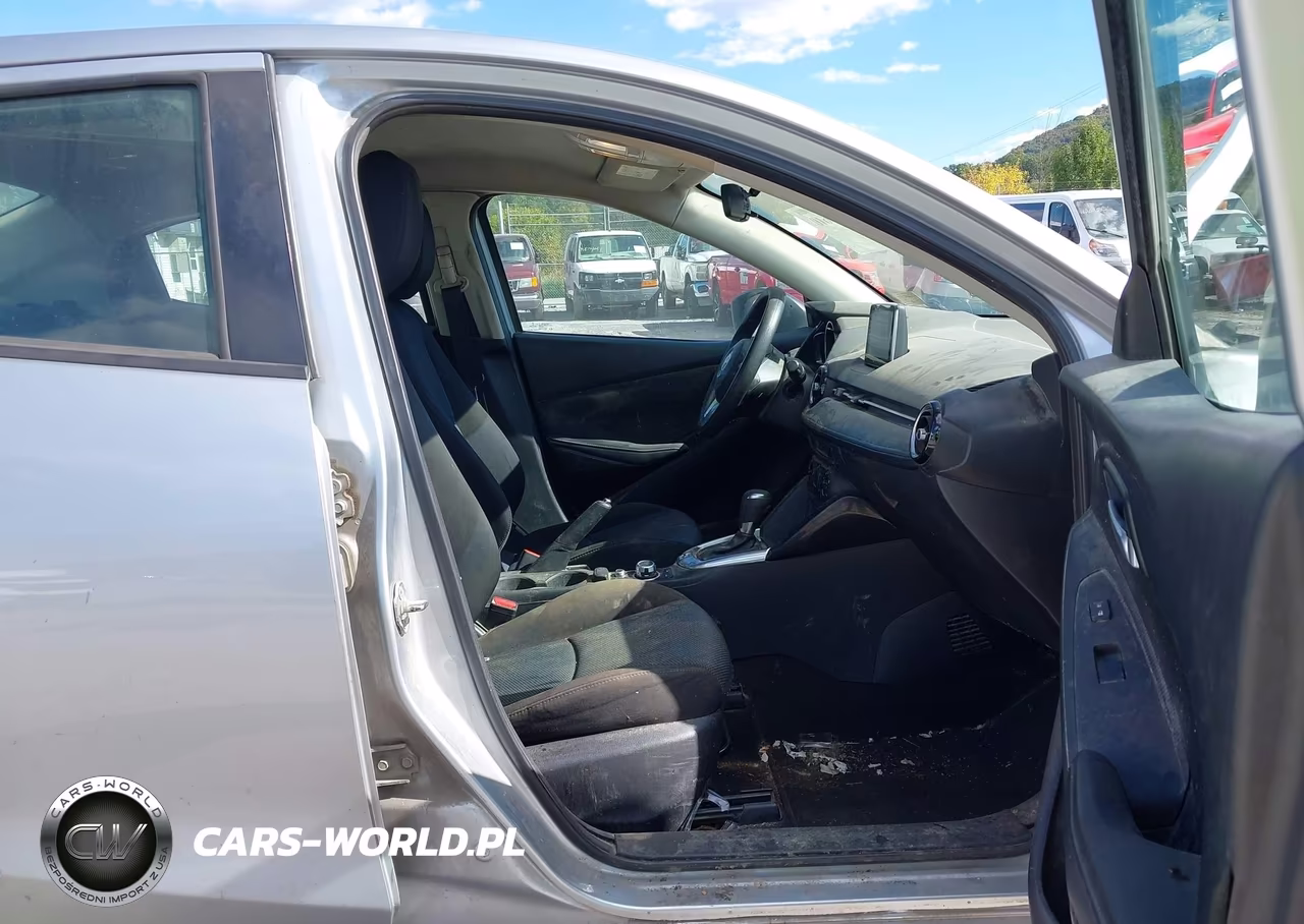 2017 Toyota Yaris Ia VIN:3MYDLBYV5HY188179 - 5