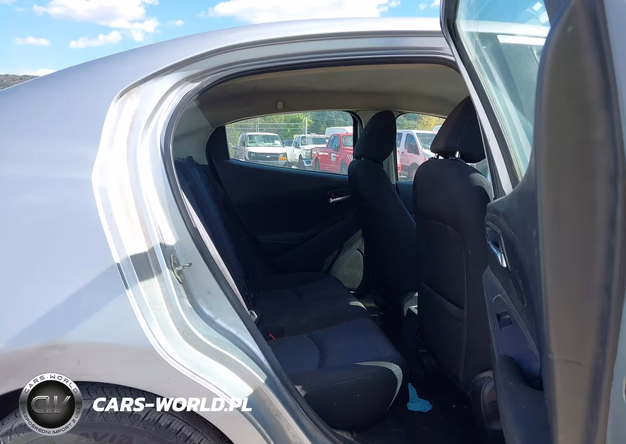2017 Toyota Yaris Ia VIN:3MYDLBYV5HY188179 - 8