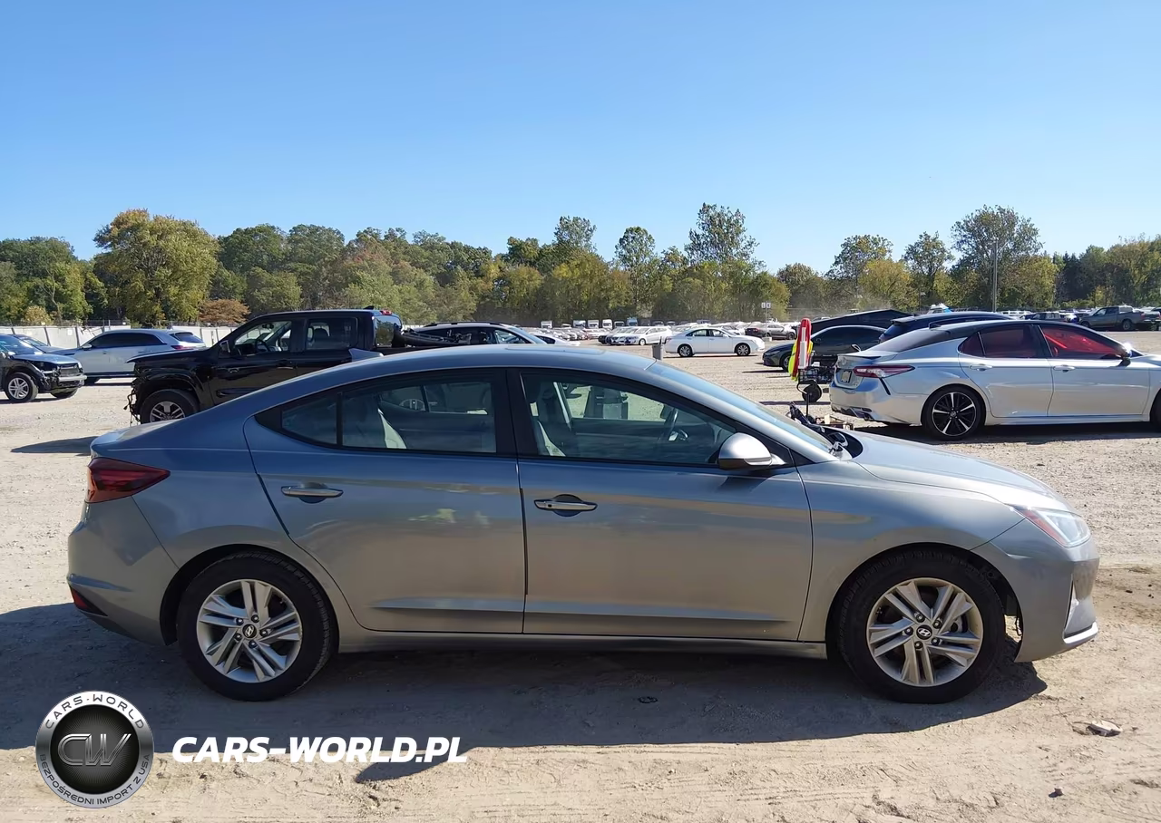 2019 Hyundai Elantra Value Edition VIN:KMHD84LF4KU812300 - 13
