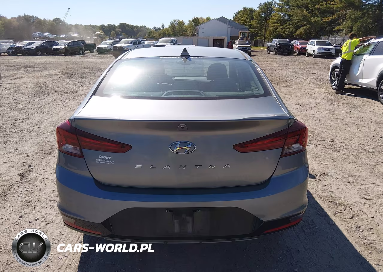 2019 Hyundai Elantra Value Edition VIN:KMHD84LF4KU812300 - 16