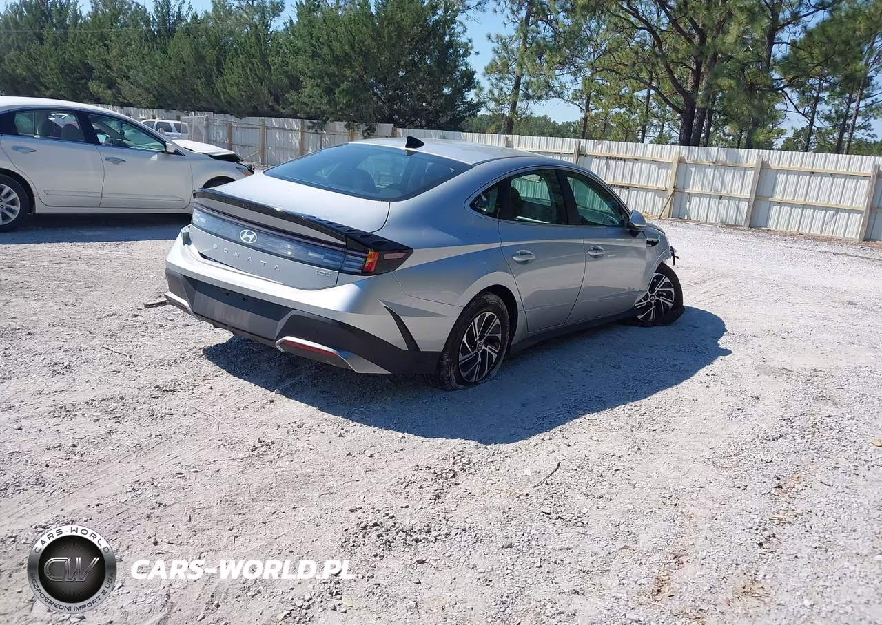 2026 Hyundai Sonata Hybrid Blue VIN:KMHL24JJ2TA164771 - 4