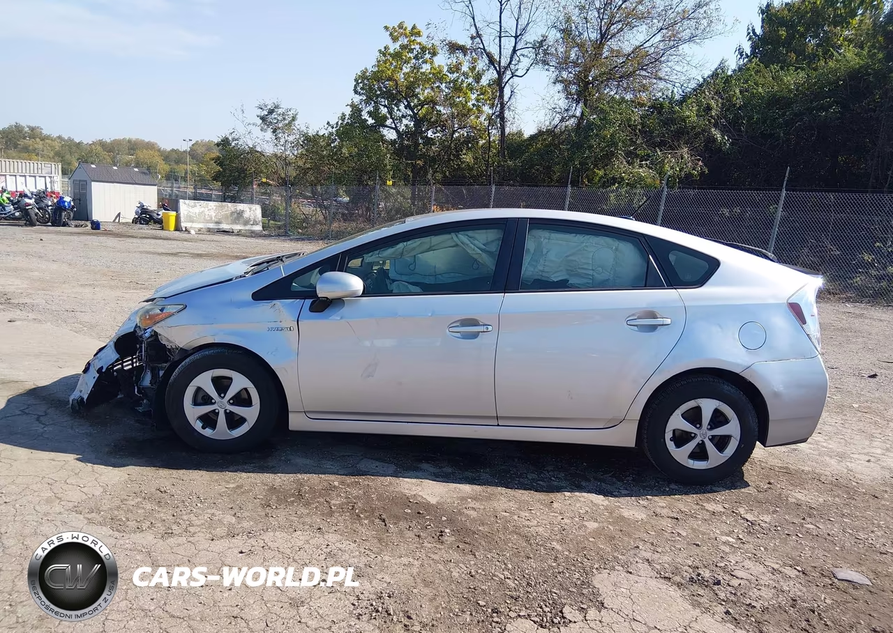 2014 Toyota Prius Three VIN:JTDKN3DU0E0387147 - 13