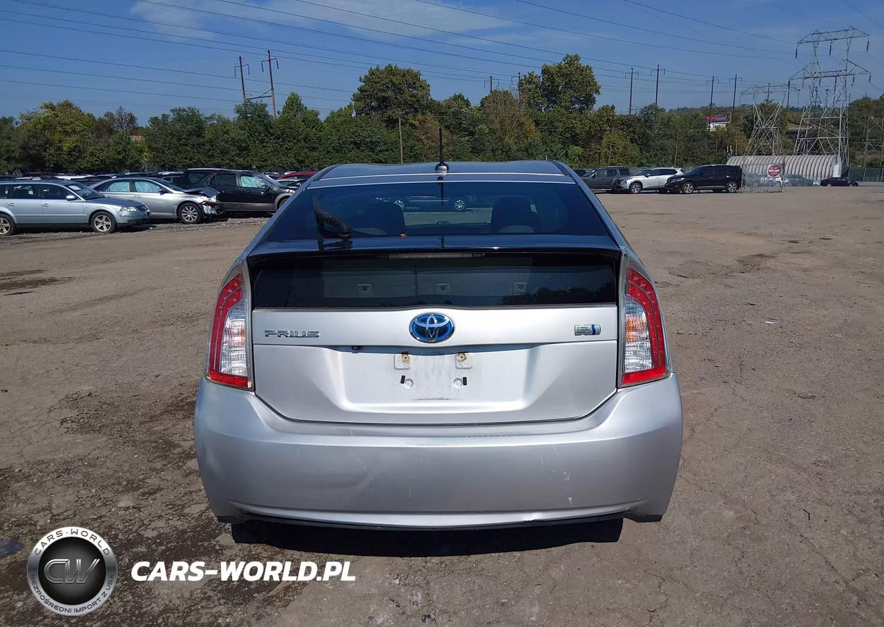 2014 Toyota Prius Three VIN:JTDKN3DU0E0387147 - 15