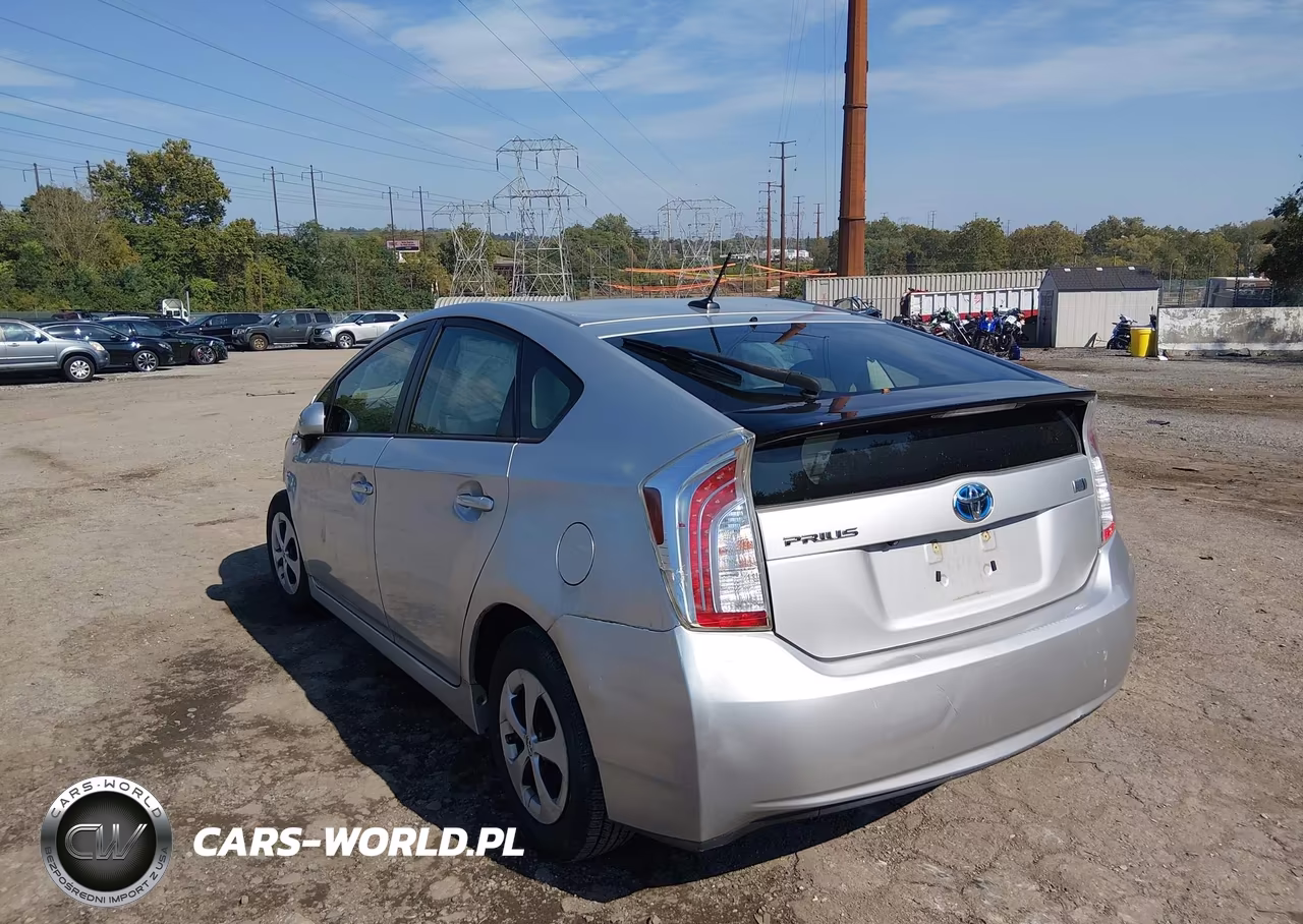 2014 Toyota Prius Three VIN:JTDKN3DU0E0387147 - 3