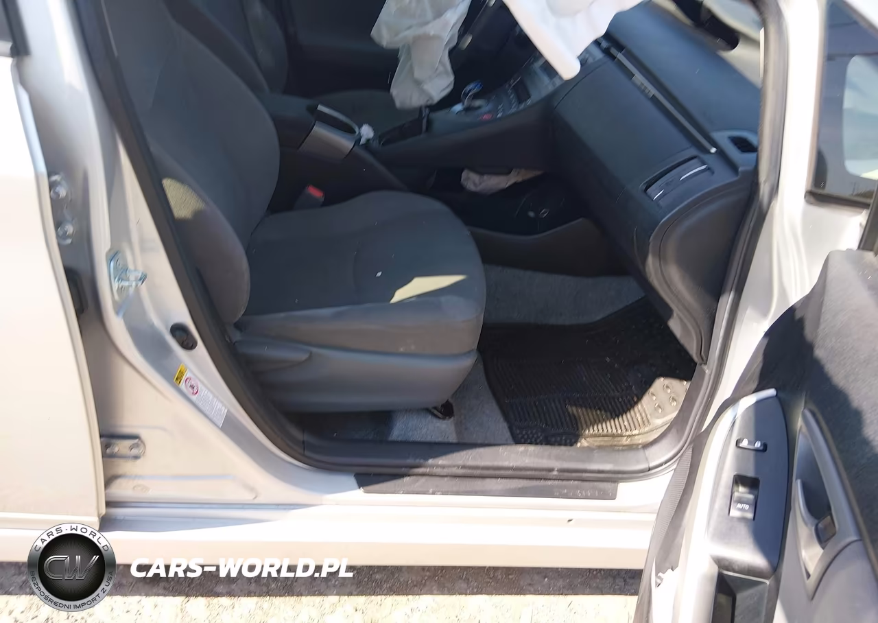 2014 Toyota Prius Three VIN:JTDKN3DU0E0387147 - 5