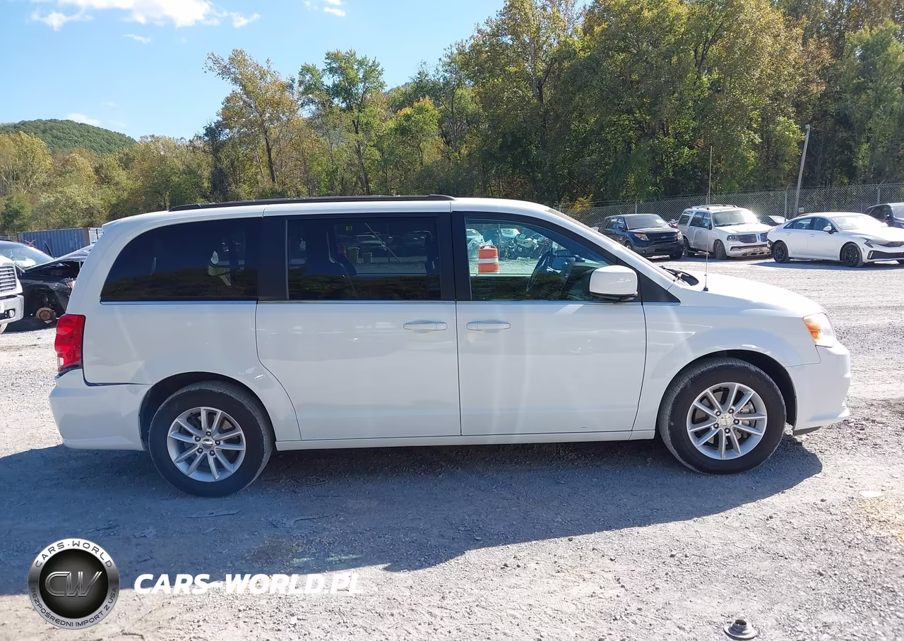 2018 Dodge Grand Caravan Sxt VIN:2C4RDGCGXJR266145 - 13