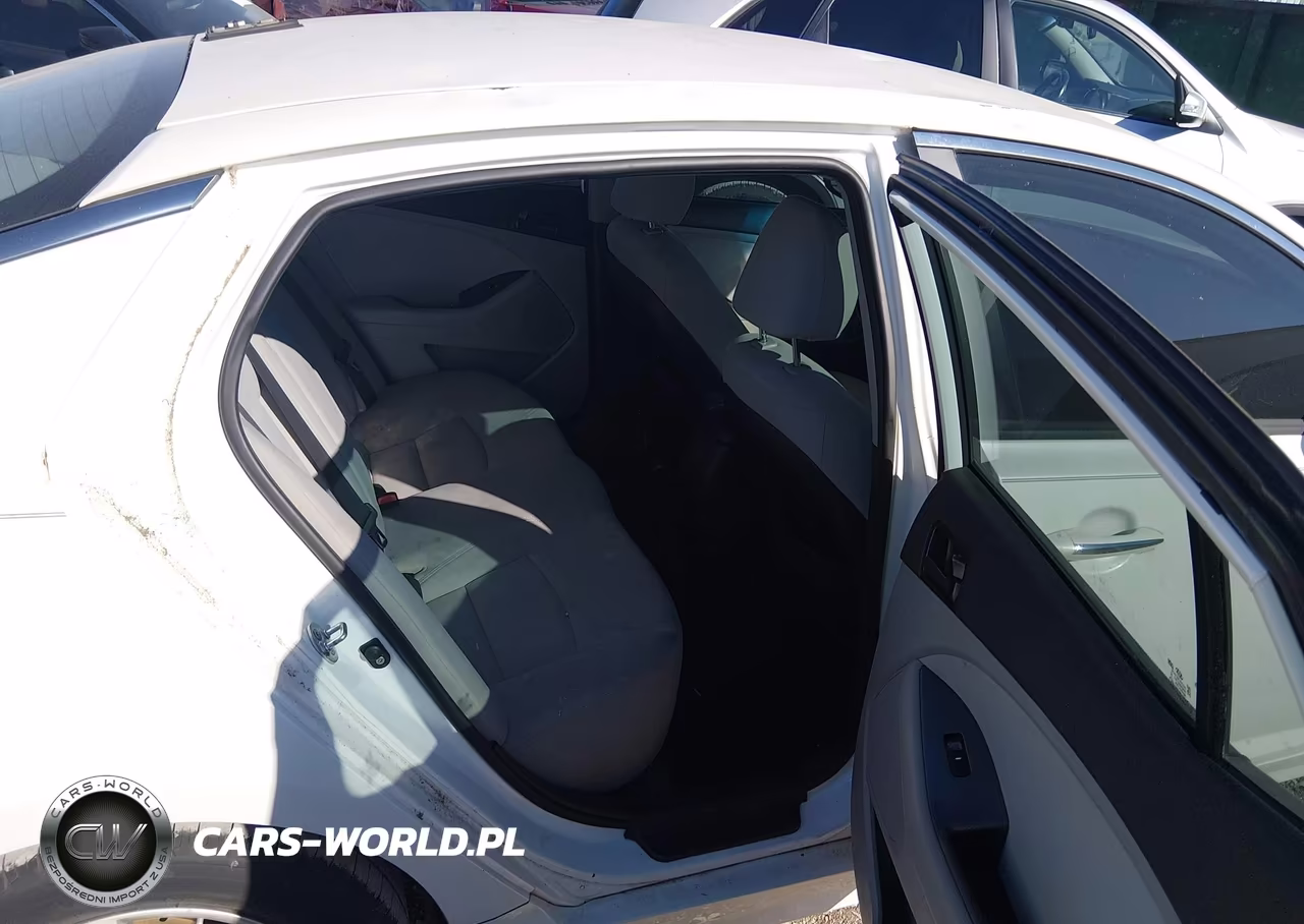 2015 Kia Optima Lx VIN:KNAGM4A78F5633537 - 8