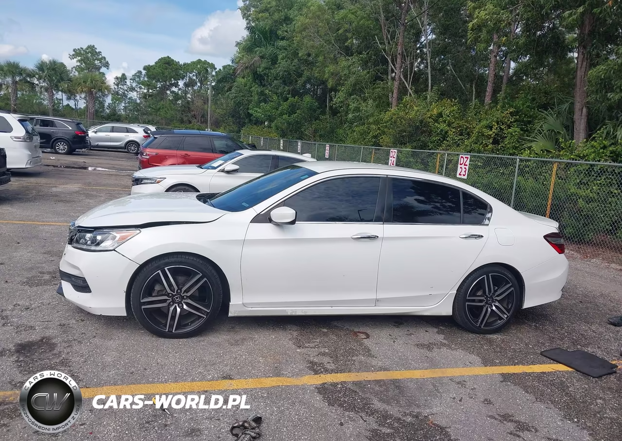 2016 Honda Accord Sport VIN:1HGCR2F58GA185700 - 14