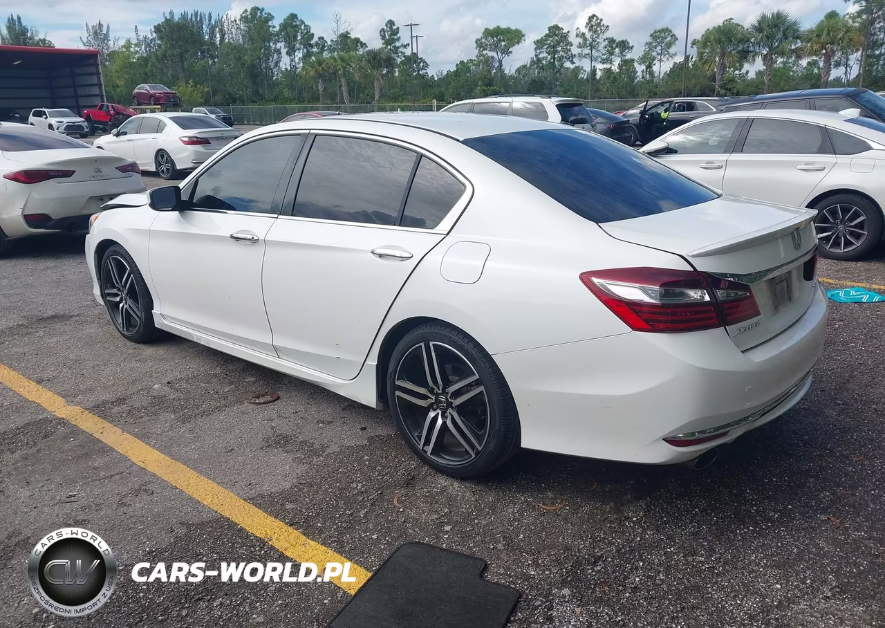 2016 Honda Accord Sport VIN:1HGCR2F58GA185700 - 3