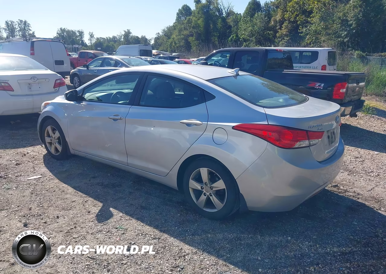 2013 Hyundai Elantra Gls VIN:5NPDH4AE8DH195625 - 3