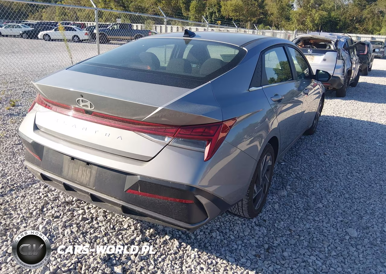 2025 Hyundai Elantra Sel Convenience VIN:KMHLS4DG8SU936624 - 4