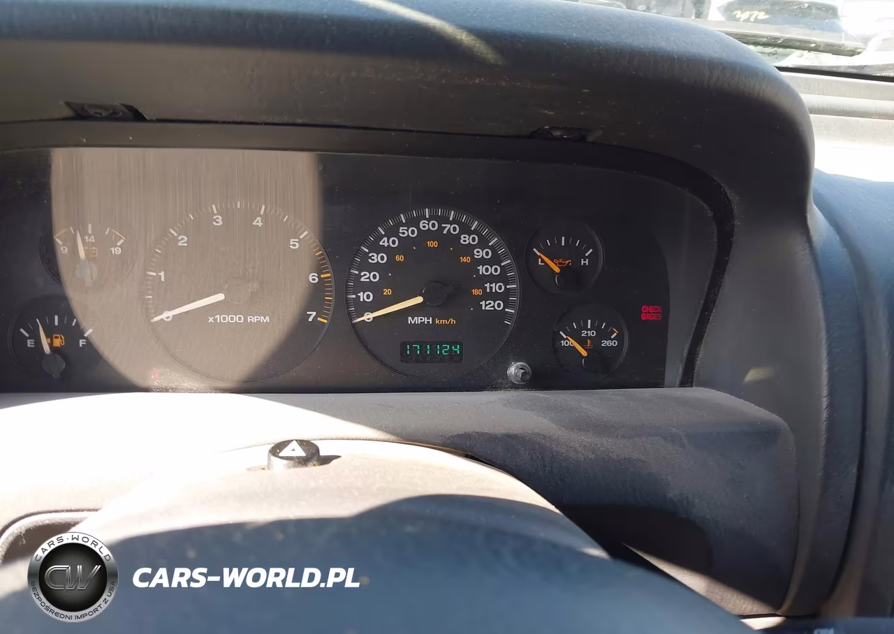 2002 Jeep Grand Cherokee Laredo VIN:1J4GW48S62C260277 - 7