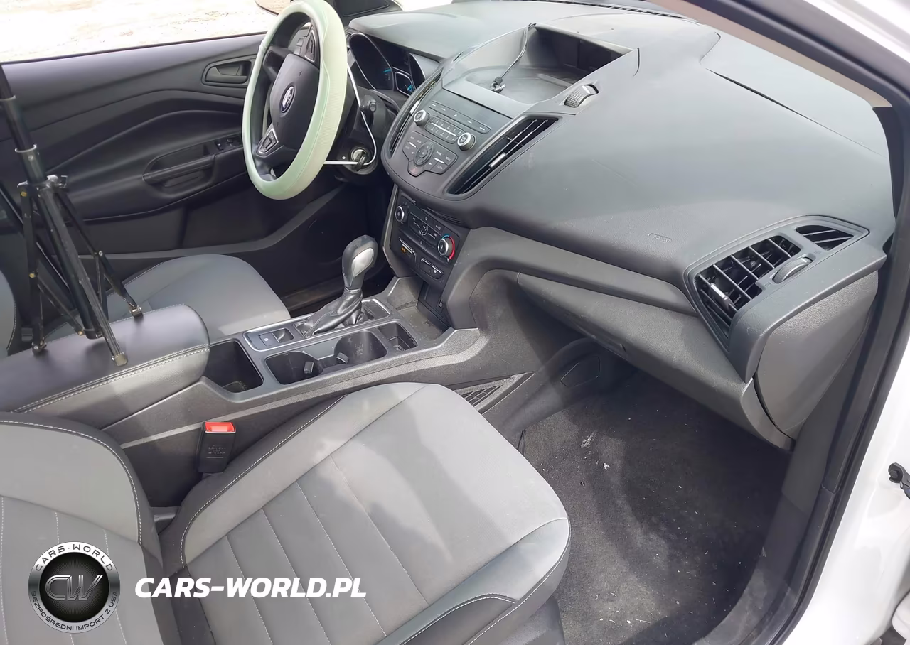 2019 Ford Escape S VIN:1FMCU0F79KUA82369 - 5