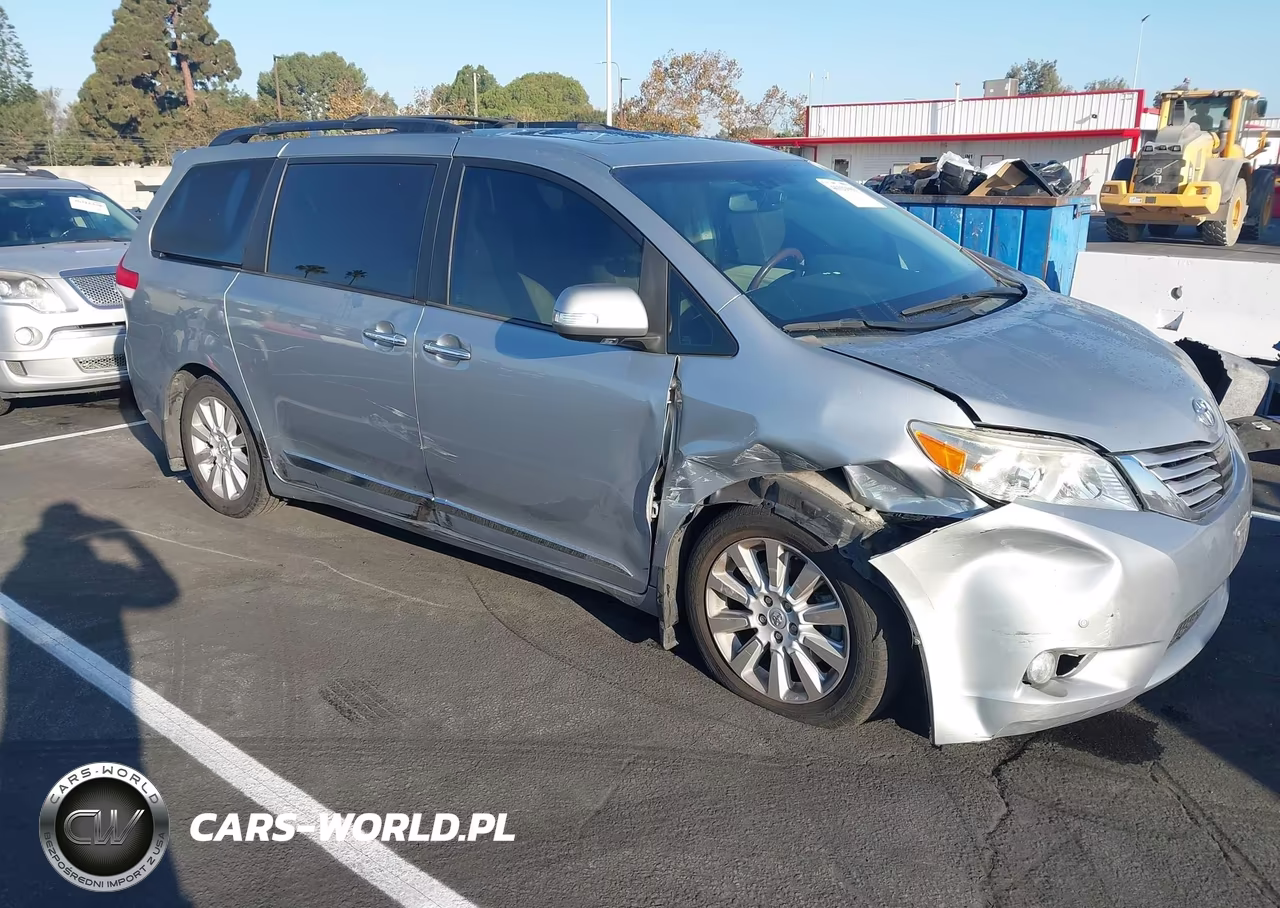 2014 Toyota Sienna Limited V6 7 Passenger