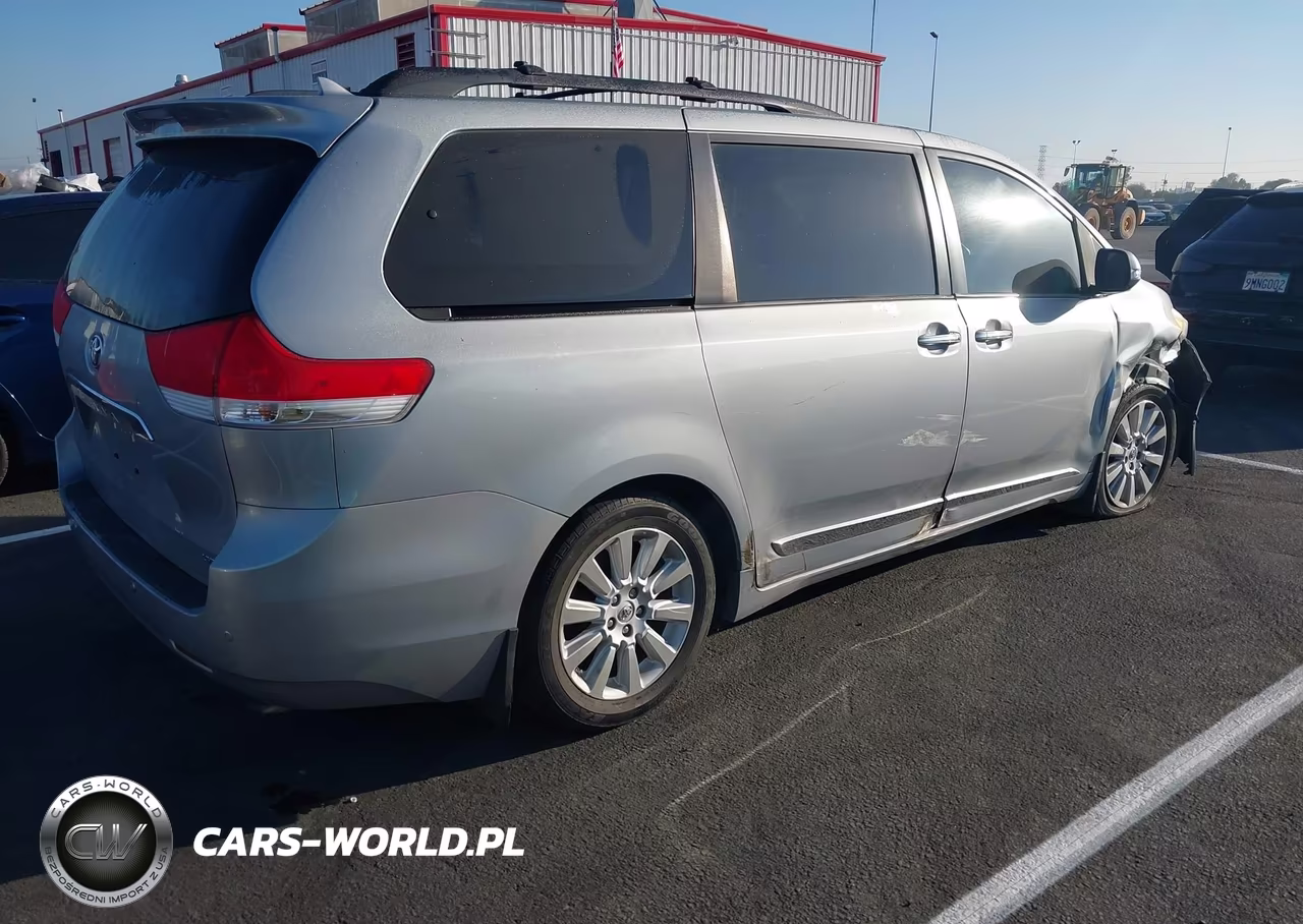 2014 Toyota Sienna Limited V6 7 Passenger VIN:5TDYK3DC7ES499452 - 4