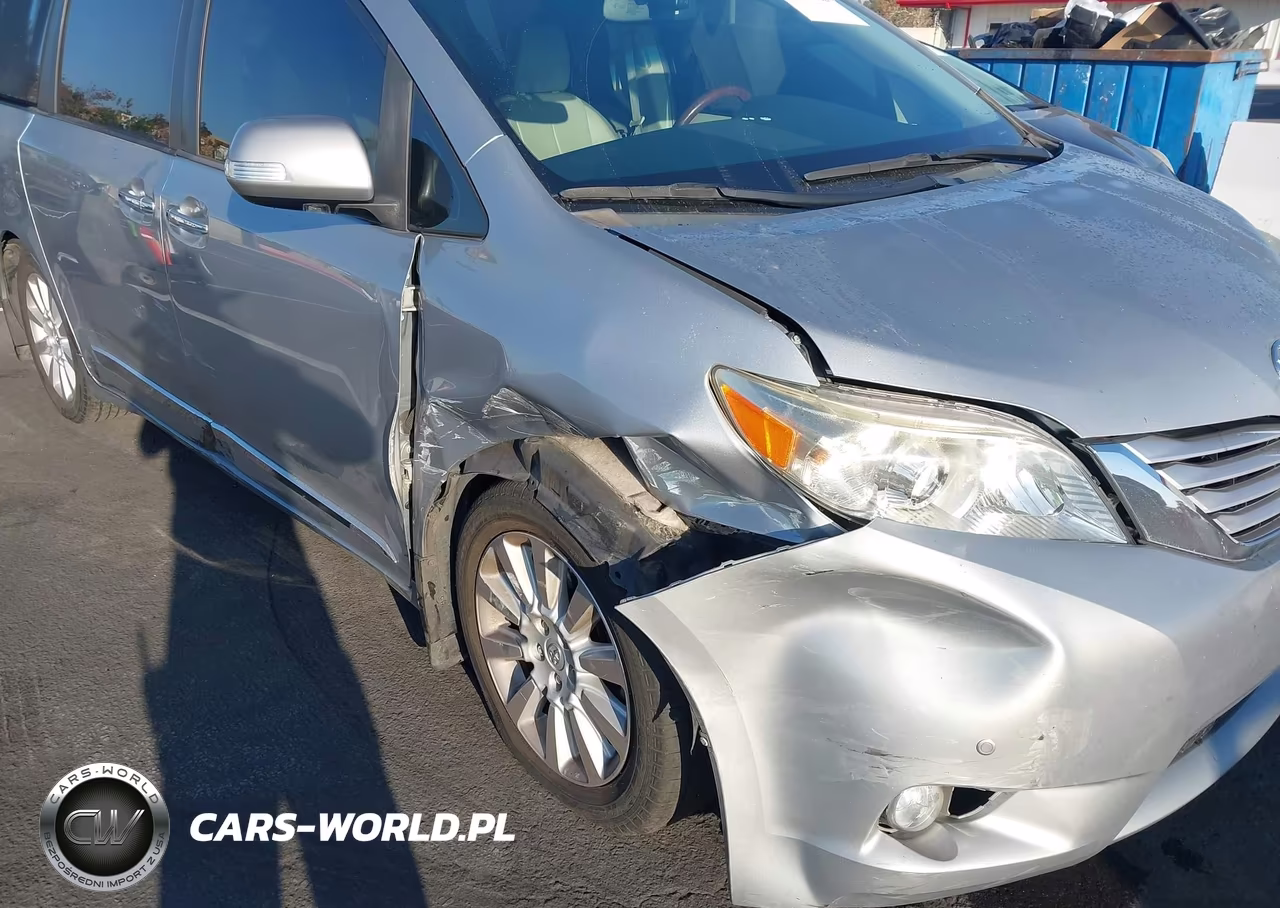 2014 Toyota Sienna Limited V6 7 Passenger VIN:5TDYK3DC7ES499452 - 6