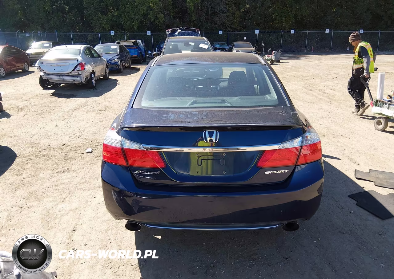 2015 Honda Accord Sport VIN:1HGCR2F59FA075835 - 17