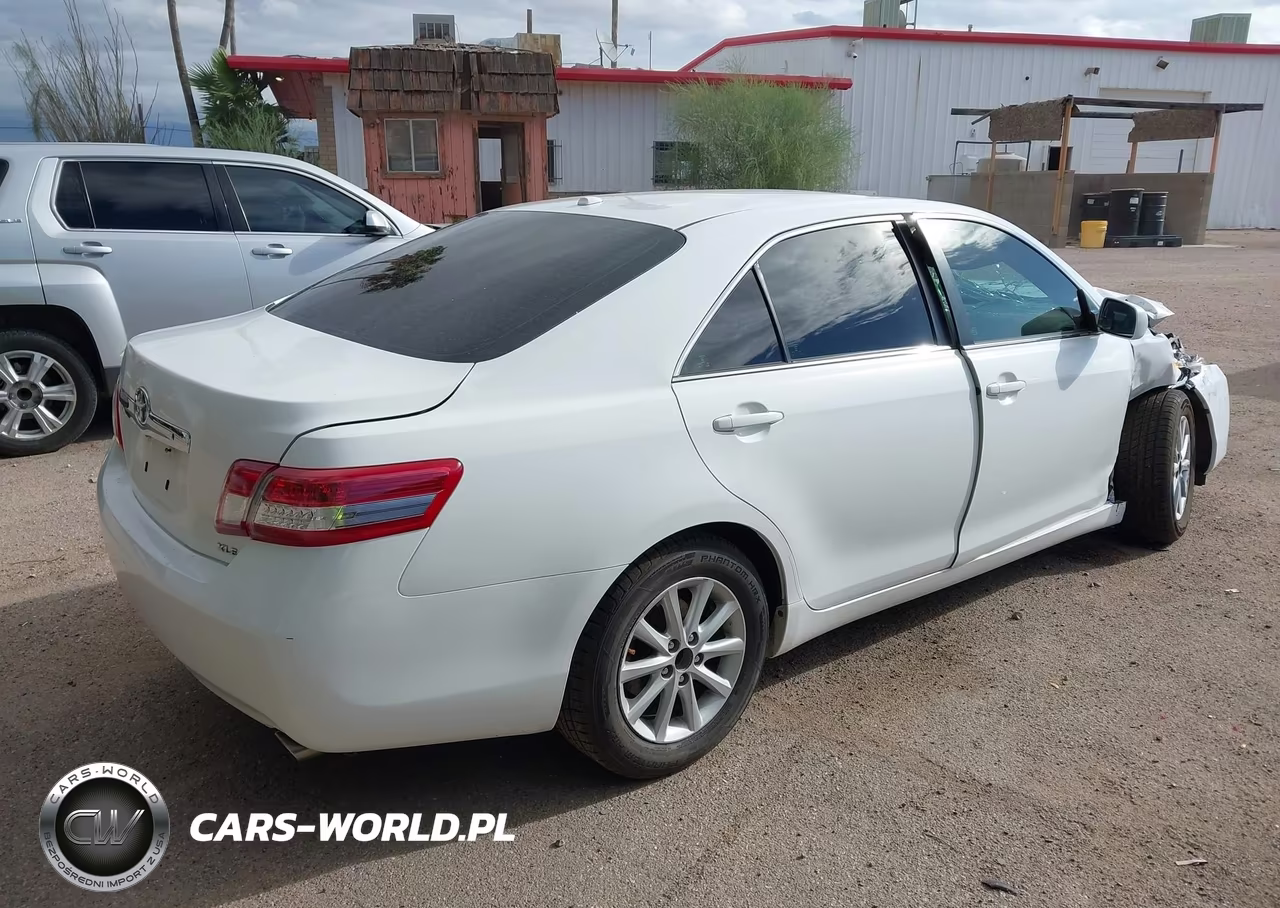 2011 Toyota Camry Xle VIN:4T4BF3EK5BR205734 - 4