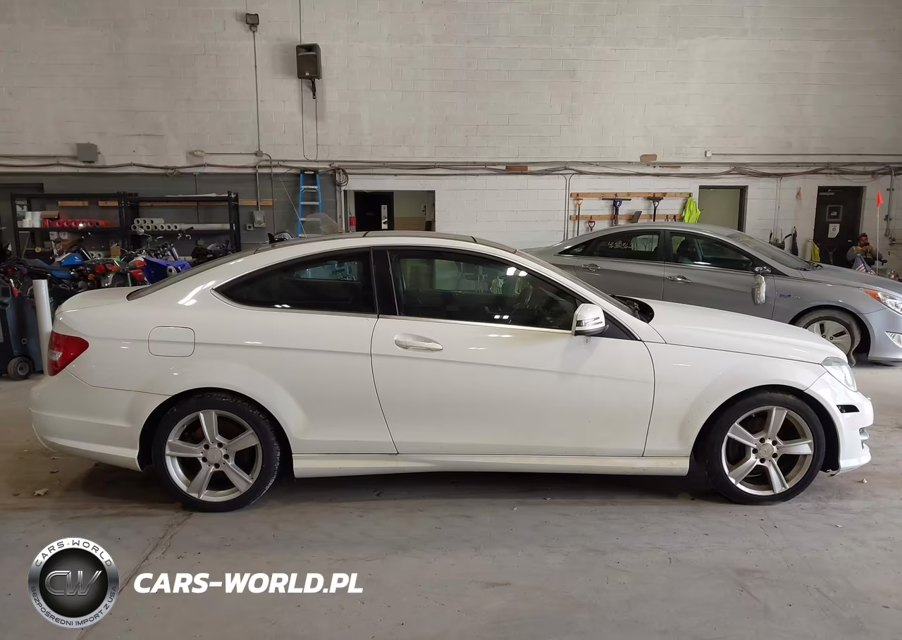 2015 Mercedes-Benz C 250 VIN:WDDGJ4HB8FG371275 - 13
