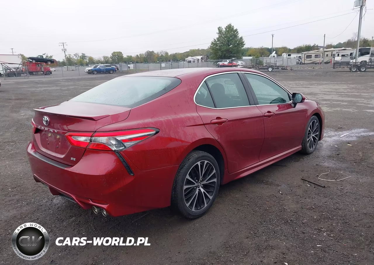 2018 Toyota Camry Se VIN:4T1B11HK0JU617468 - 4