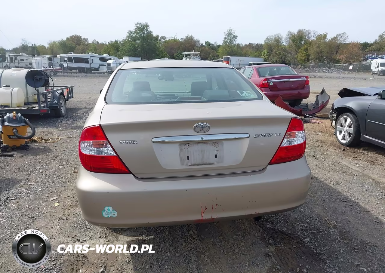 2002 Toyota Camry Le VIN:4T1BE32K62U002479 - 17