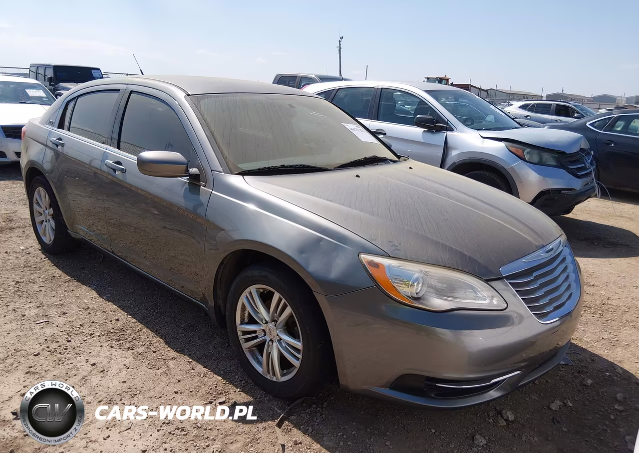 2013 Chrysler 200 Touring – zdjęcie 1 z 11