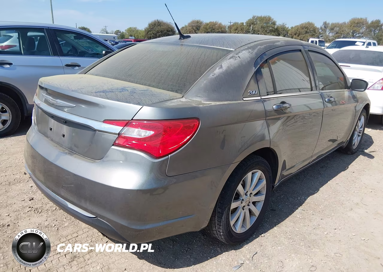 2013 Chrysler 200 Touring VIN:1C3CCBBB9DN578979 - 4