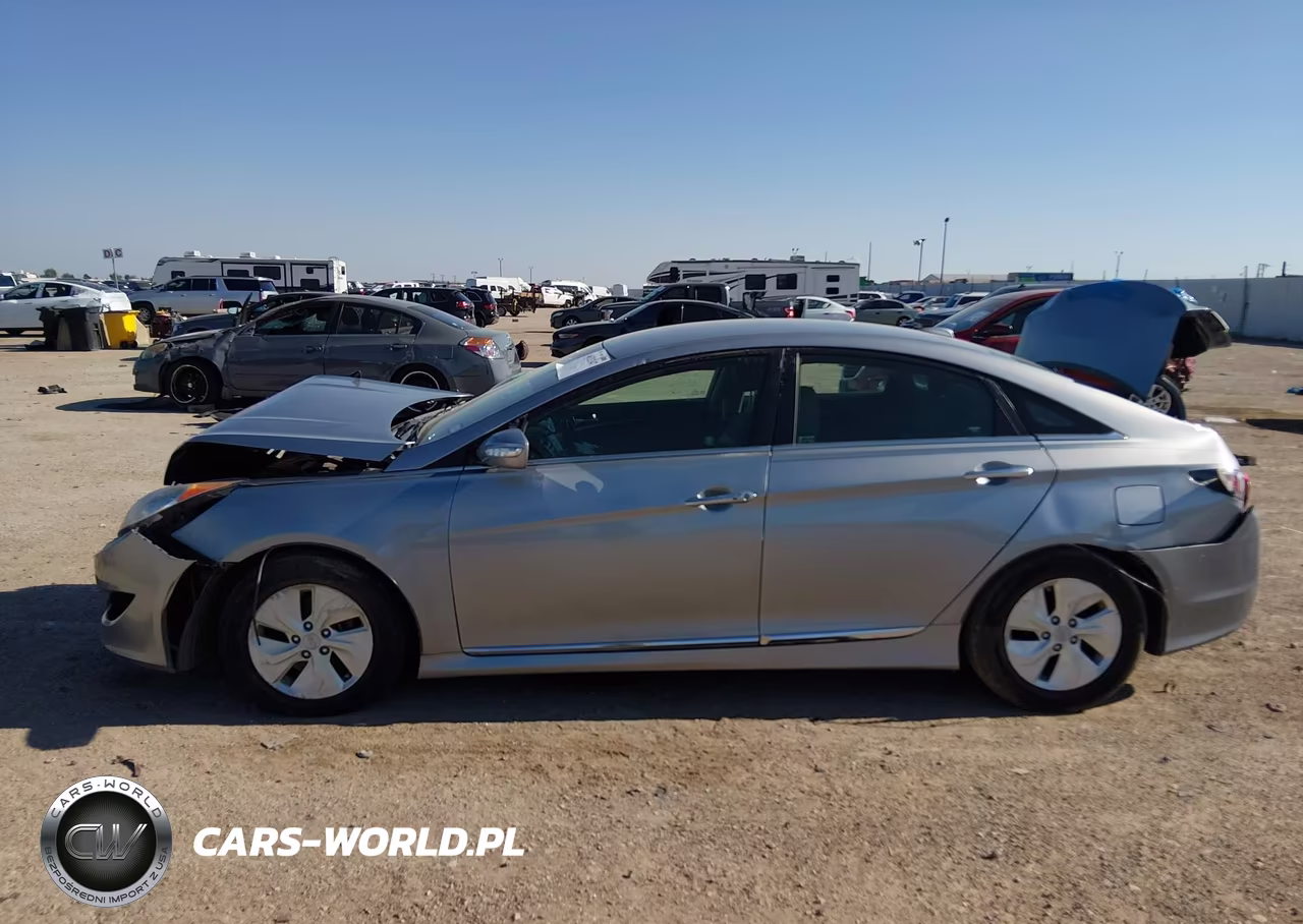 2015 Hyundai Sonata Hybrid VIN:KMHEC4A4XFA124622 - 14