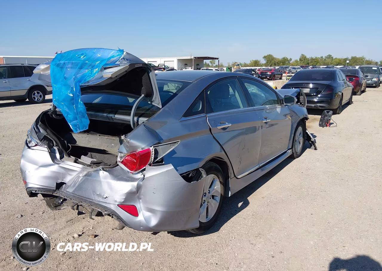 2015 Hyundai Sonata Hybrid VIN:KMHEC4A4XFA124622 - 4