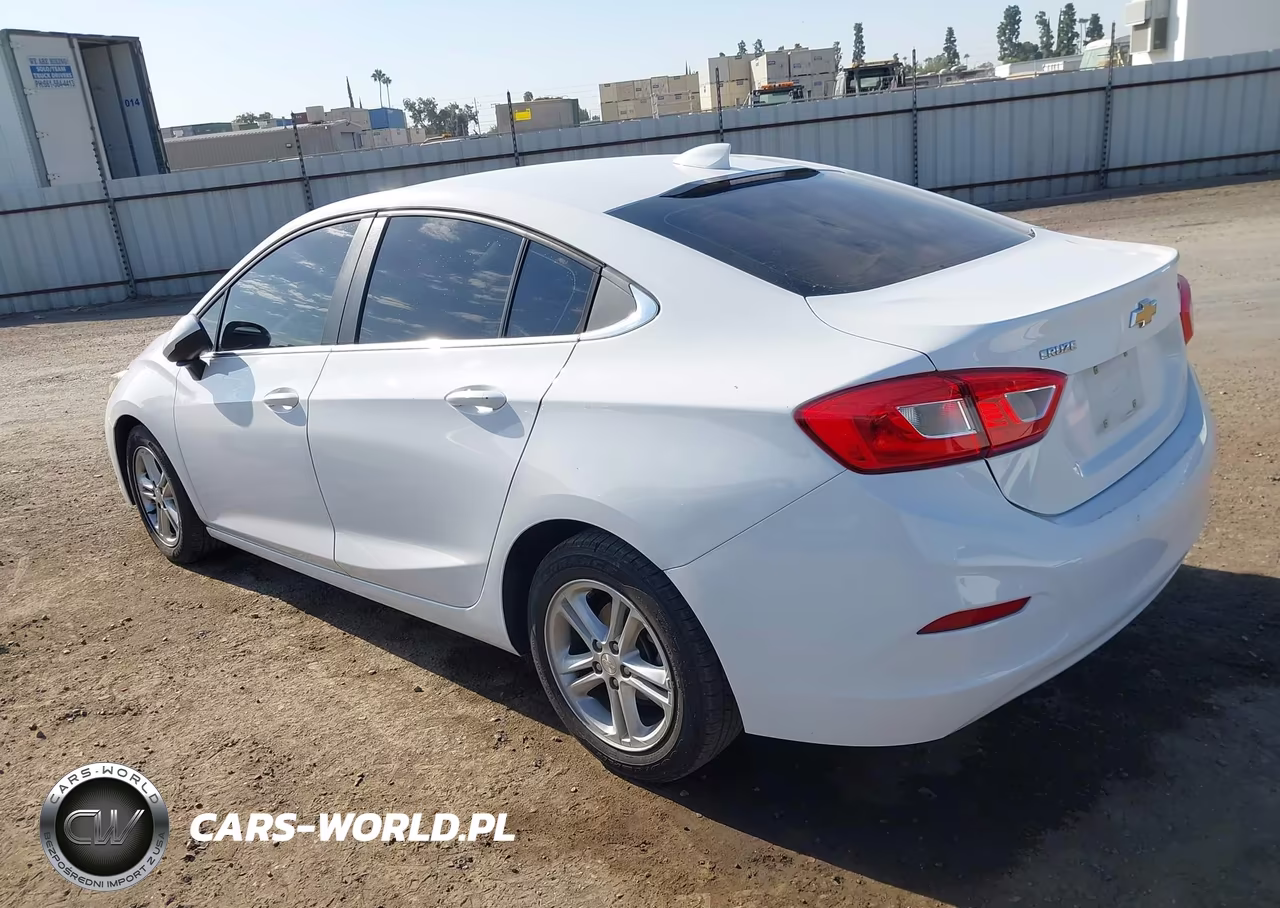 2018 Chevrolet Cruze Lt Auto VIN:1G1BE5SM8J7177808 - 3