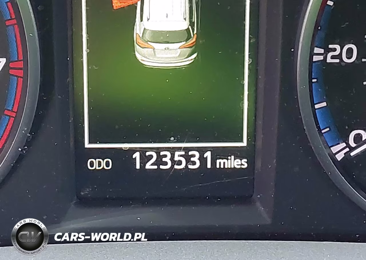 2018 Toyota Rav4 Le VIN:2T3ZFREVXJW516720 - 16