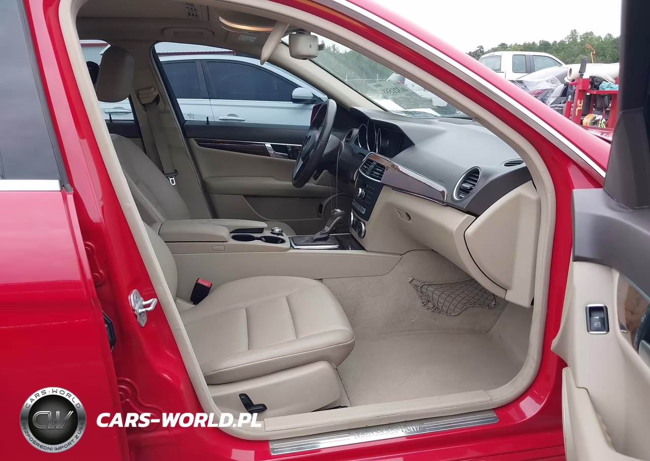 2014 Mercedes-Benz C 300 Sport 4Matic VIN:WDDGF8AB0ER307771 - 5