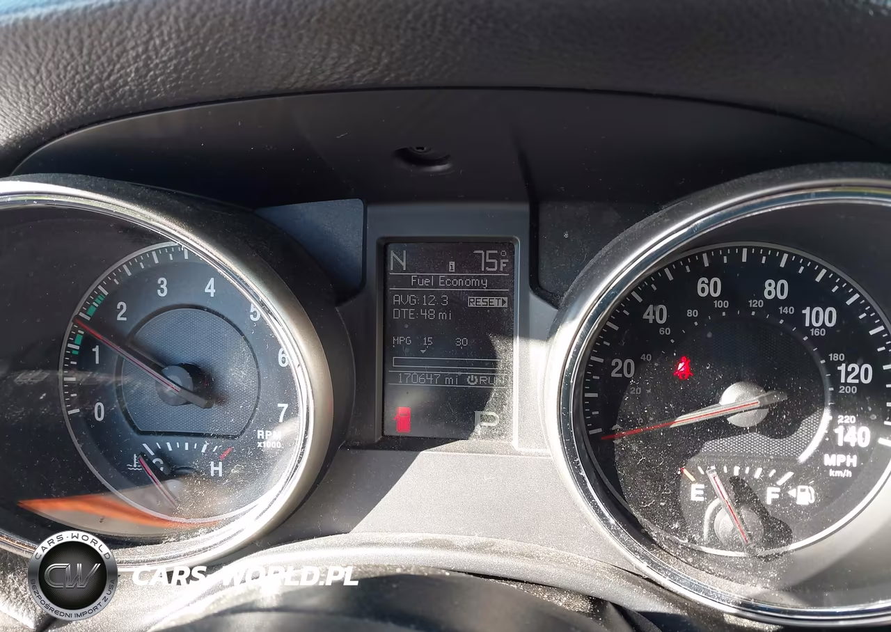 2012 Jeep Grand Cherokee Laredo VIN:1C4RJEAGXCC360327 - 7