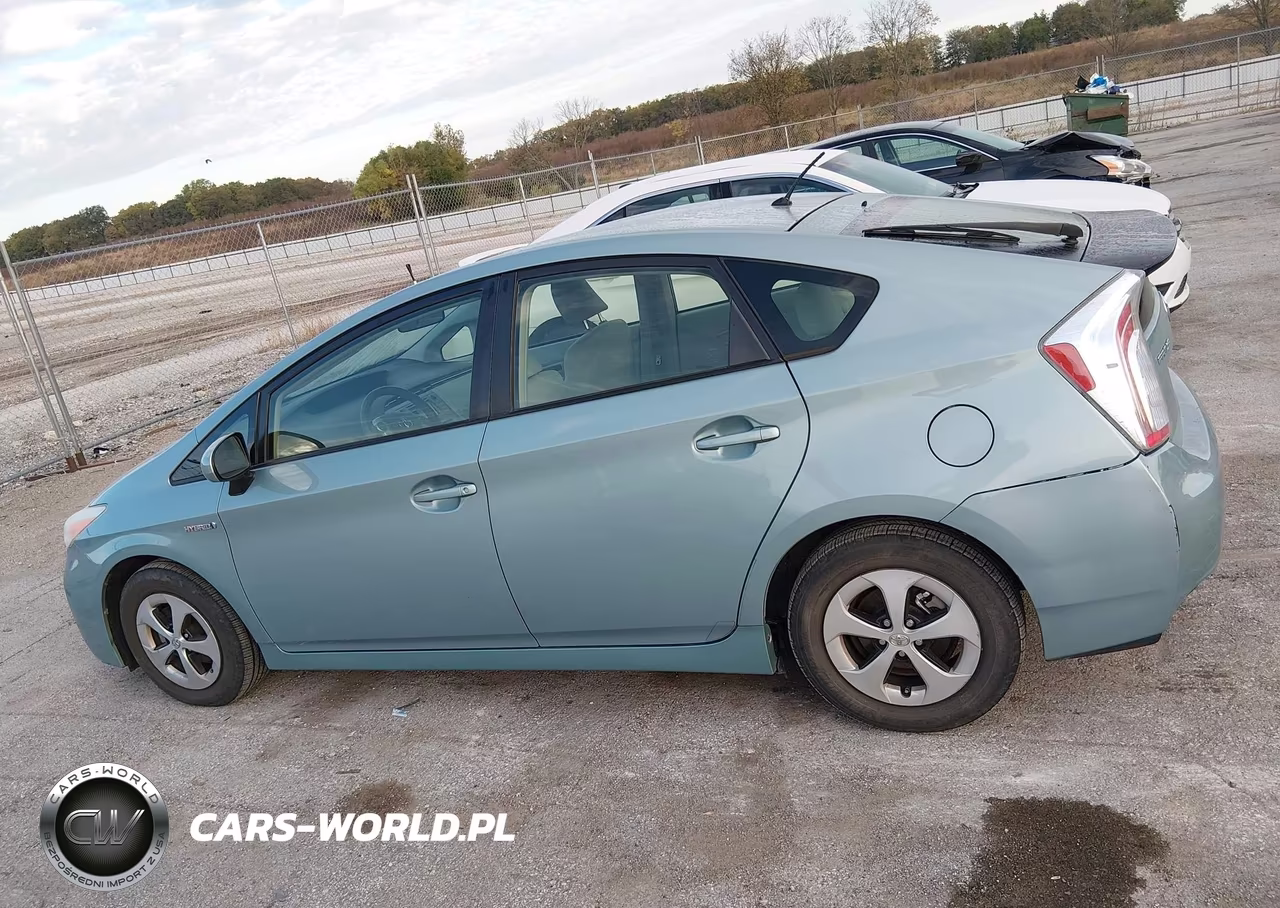 2012 Toyota Prius Two VIN:JTDKN3DU9C5396882 - 15