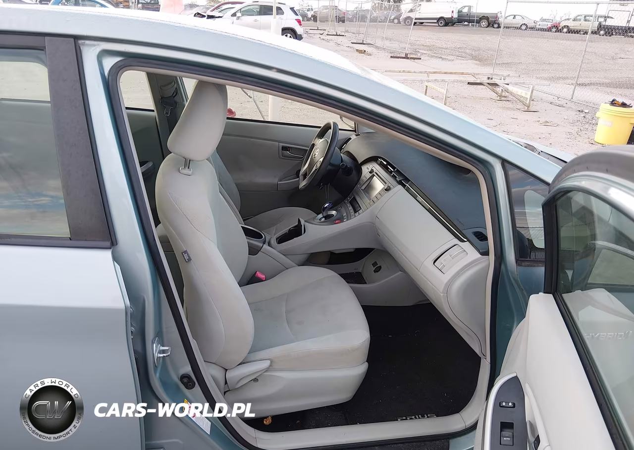 2012 Toyota Prius Two VIN:JTDKN3DU9C5396882 - 5